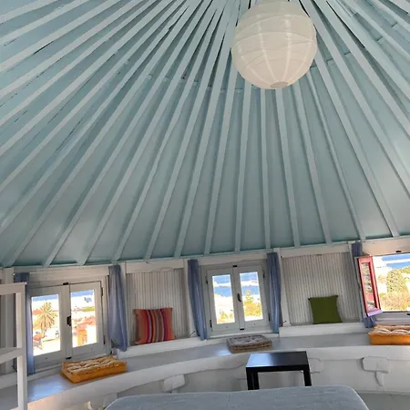 A Medieval Windmill Tower In The Heart Of Old Town With Magnificent View Case de vacanță *