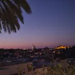 A Medieval Windmill Tower 2bedrooms In The Heart Of Old Town With Magnificent Panoramic Seaview And Cityview Сasa de vacaciones *