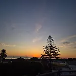 A Medieval Windmill Tower 2bedrooms In The Heart Of Old Town With Magnificent Panoramic Seaview And Cityview Σπίτι διακοπών