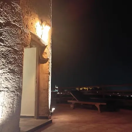 A Medieval Windmill Tower 2bedrooms In The Heart Of Old Town With Magnificent Panoramic Seaview And Cityview Σπίτι διακοπών
