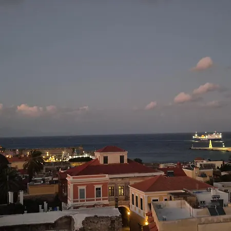 Σπίτι διακοπών A Medieval Windmill Tower 2bedrooms In The Heart Of Old Town With Magnificent Panoramic Seaview And Cityview