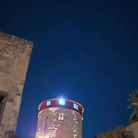 A Medieval Windmill Tower 2bedrooms In The Heart Of Old Town With Magnificent Panoramic Seaview And Cityview *