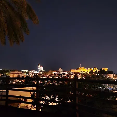Σπίτι διακοπών A Medieval Windmill Tower 2bedrooms In The Heart Of Old Town With Magnificent Panoramic Seaview And Cityview *
