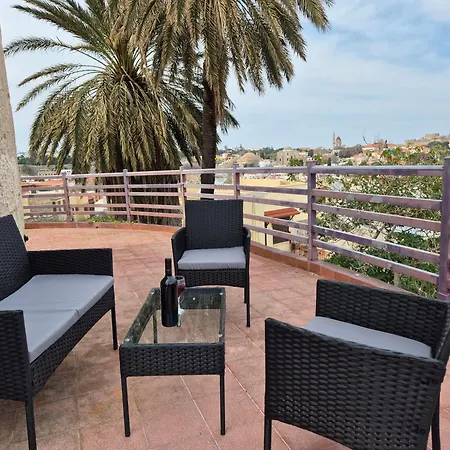 Σπίτι διακοπών A Medieval Windmill Tower 2bedrooms In The Heart Of Old Town With Magnificent Panoramic Seaview And Cityview Rhodes City