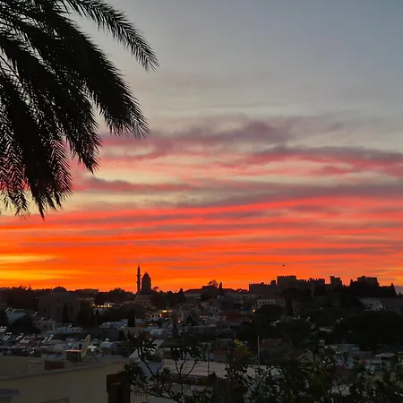 A Medieval Windmill Tower 2bedrooms In The Heart Of Old Town With Magnificent Panoramic Seaview And Cityview Σπίτι διακοπών *