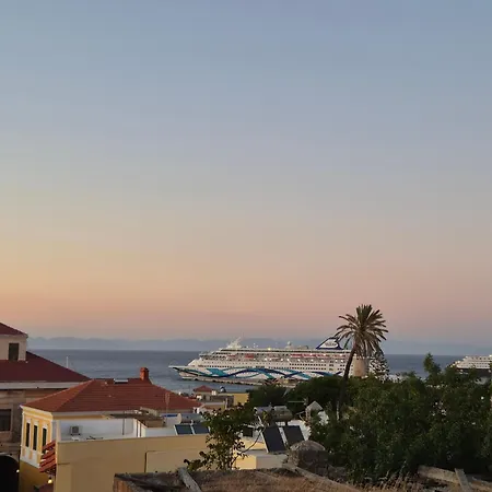 A Medieval Windmill Tower 2bedrooms In The Heart Of Old Town With Magnificent Panoramic Seaview And Cityview Σπίτι διακοπών