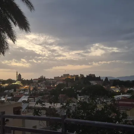 Σπίτι διακοπών A Medieval Windmill Tower 2bedrooms In The Heart Of Old Town With Magnificent Panoramic Seaview And Cityview Rhodes City