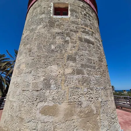 A Medieval Windmill Tower 2bedrooms In The Heart Of Old Town With Magnificent Panoramic Seaview And Cityview Σπίτι διακοπών