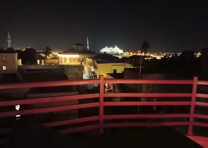 Σπίτι διακοπών A Medieval Windmill Tower 2bedrooms In The Heart Of Old Town With Magnificent Panoramic Seaview And Cityview