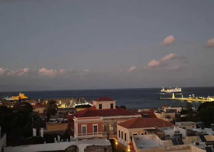 Σπίτι διακοπών A Medieval Windmill Tower 2bedrooms In The Heart Of Old Town With Magnificent Panoramic Seaview And Cityview