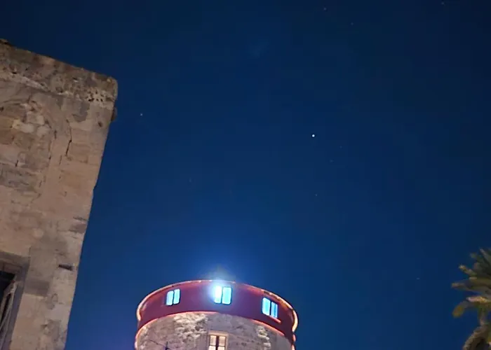 A Medieval Windmill Tower 2bedrooms In The Heart Of Old Town With Magnificent Panoramic Seaview And Cityview *